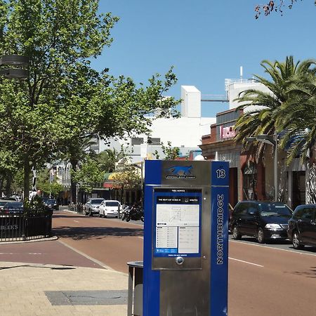 Хостел Perth 178 Backpackers Екстер'єр фото