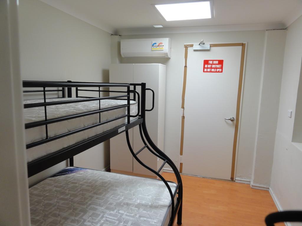 Хостел Perth 178 Backpackers Номер фото