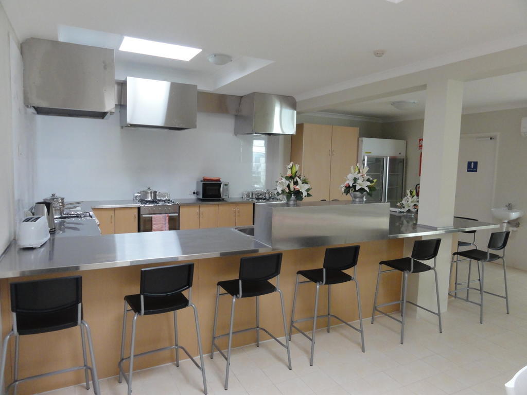 Хостел Perth 178 Backpackers Екстер'єр фото