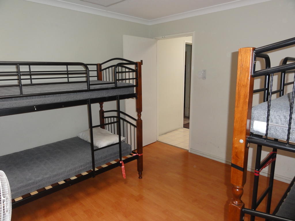 Хостел Perth 178 Backpackers Номер фото