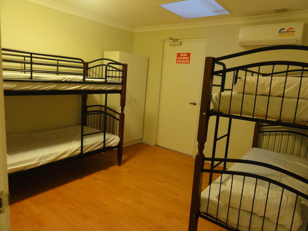 Хостел Perth 178 Backpackers Номер фото