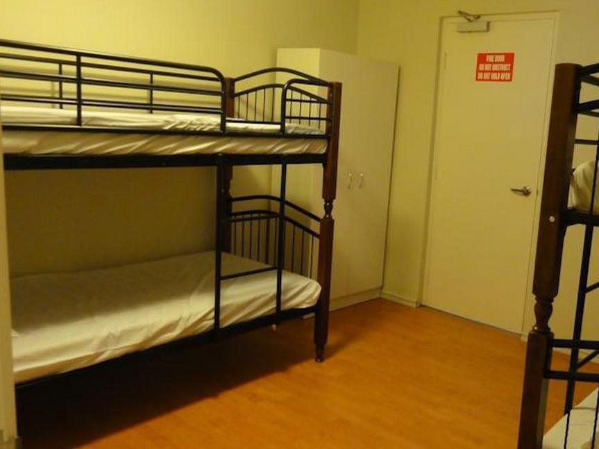 Хостел Perth 178 Backpackers Екстер'єр фото